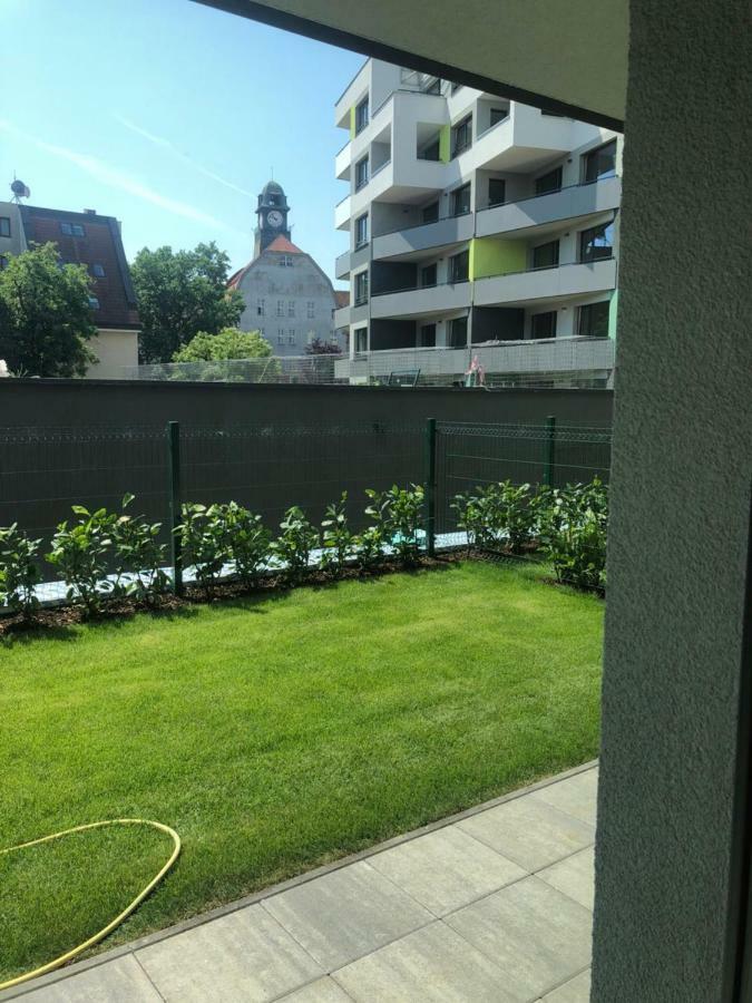 Garden Apartman Radnica - Private Parking Included Kösice Dış mekan fotoğraf